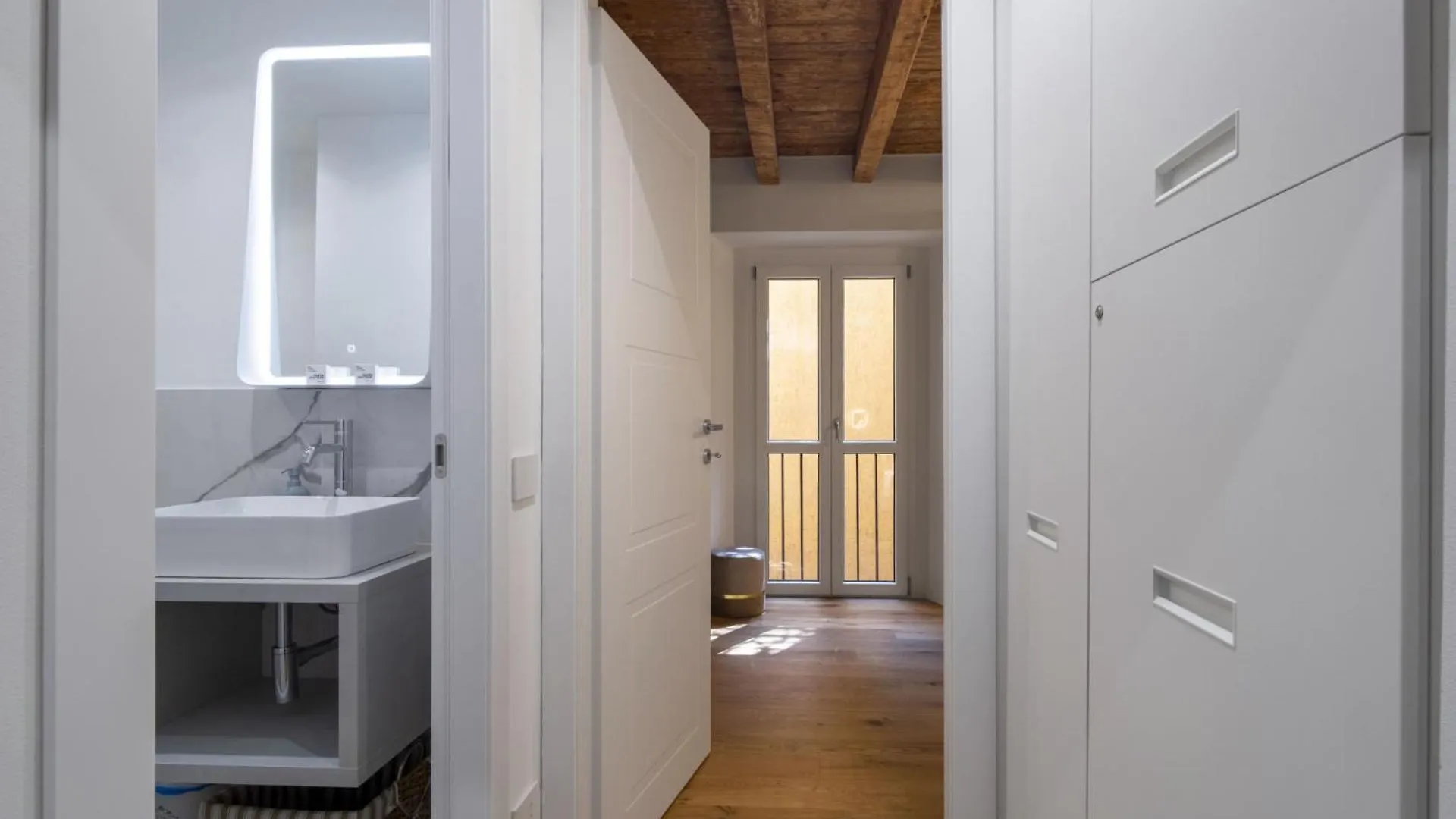 Apartment Ferienwohnung Easylife - Eleganza E Design In Porta Venezia Mailand