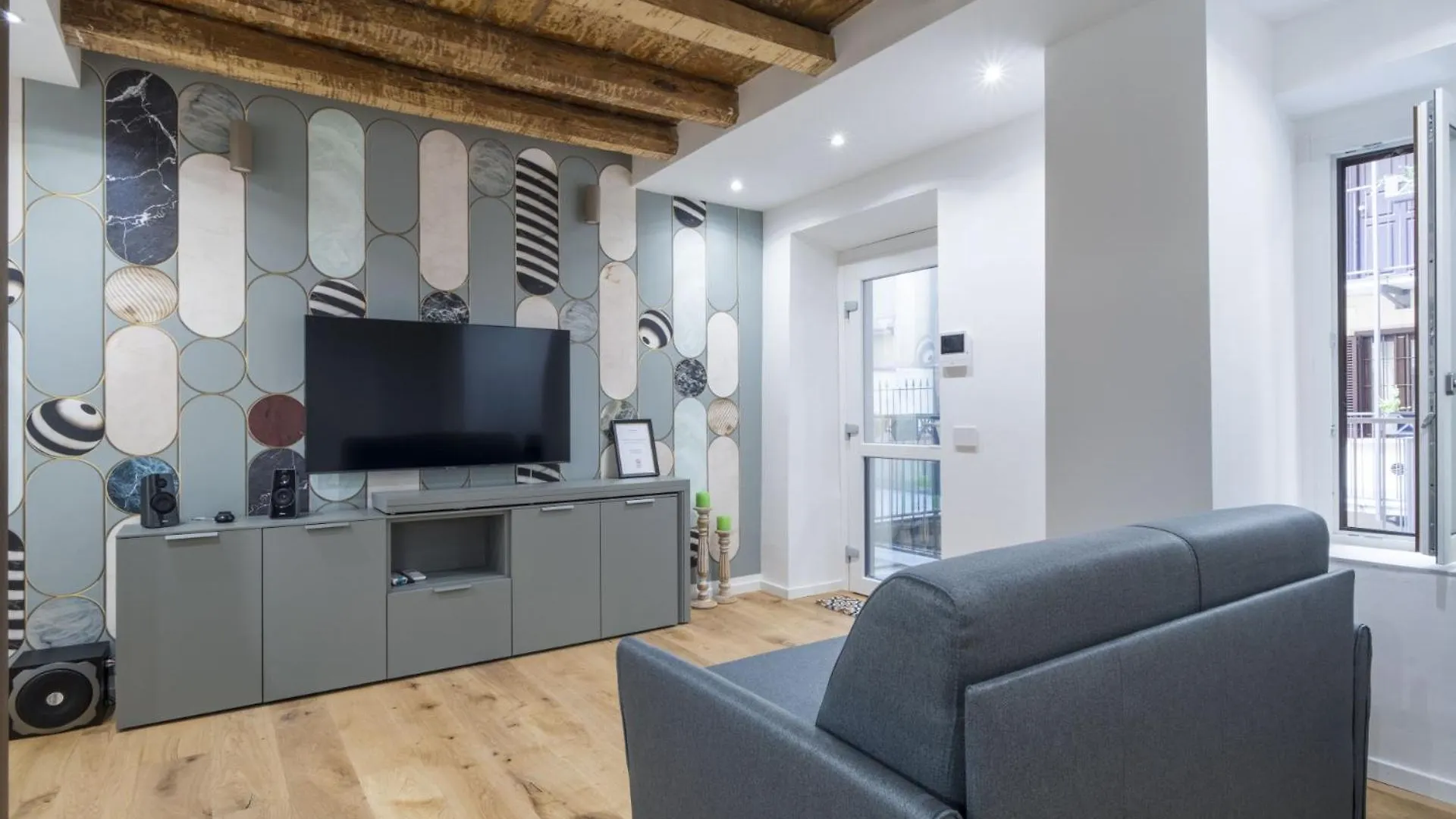 Easylife - Eleganza E Design In Porta Venezia location
